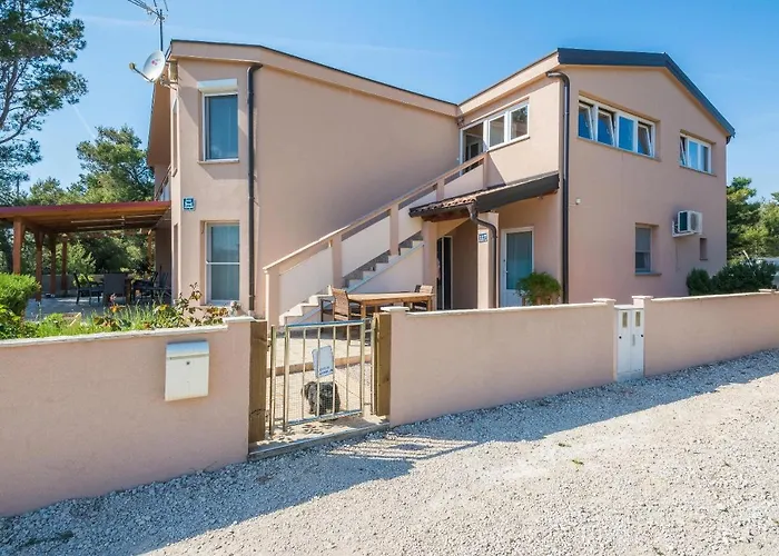 Zaklina Appartamento Vir