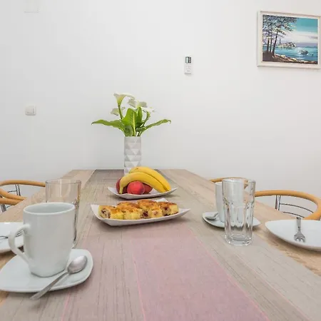 Zaklina Appartement Vir